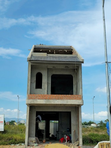 NHÀ ANH THỊNH & CHỊ OANH